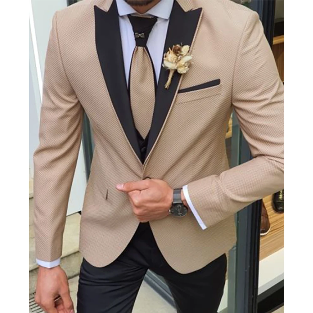 

Men' Beige Contrast Lapel Blazer Slim Tuxedo Jacket Stylish One Button Suit Coat For Wedding Party Business Formal Blazer Suit