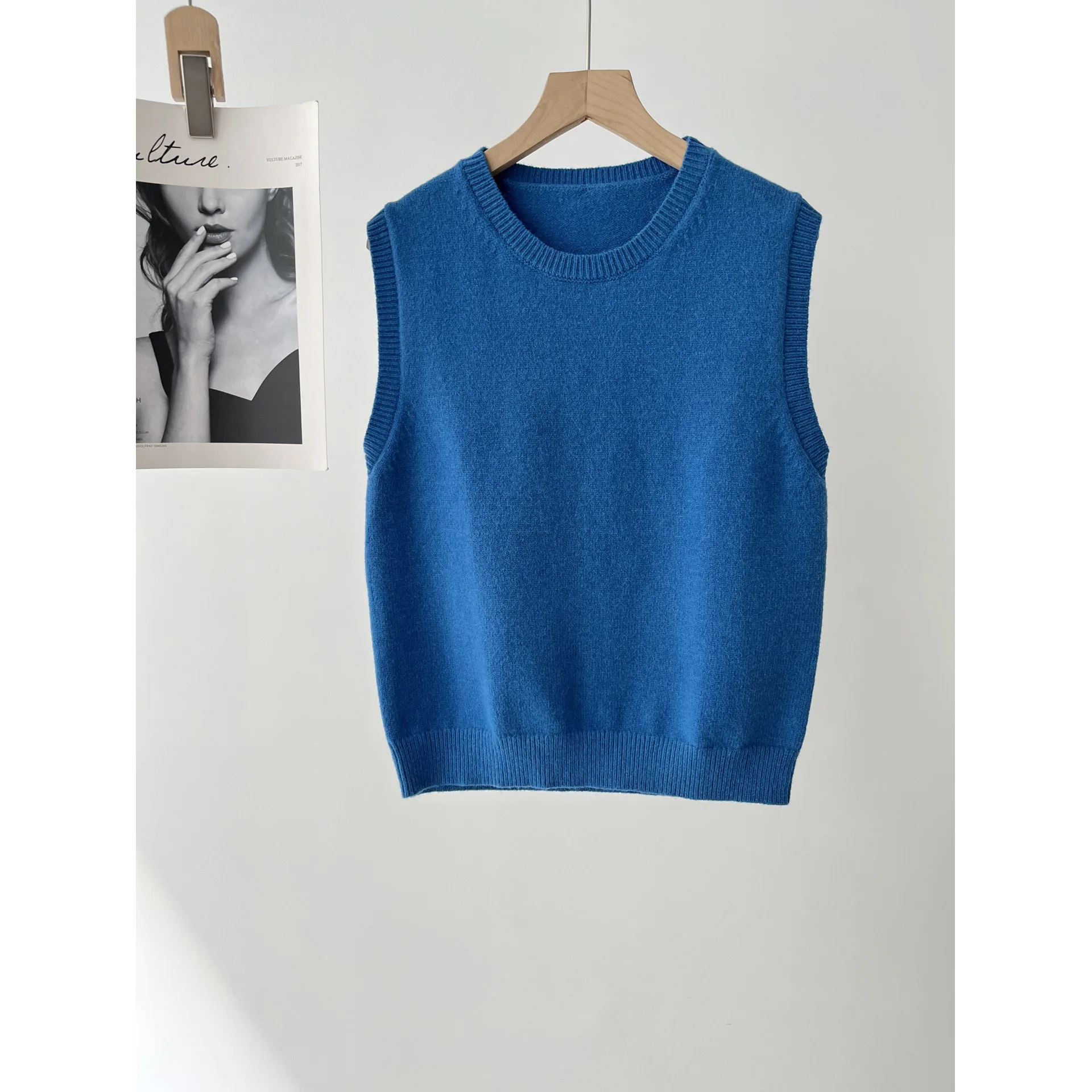 

Women's casual and fashionable stacked blue soft waxy wool blended knitted crew neck vest 16A