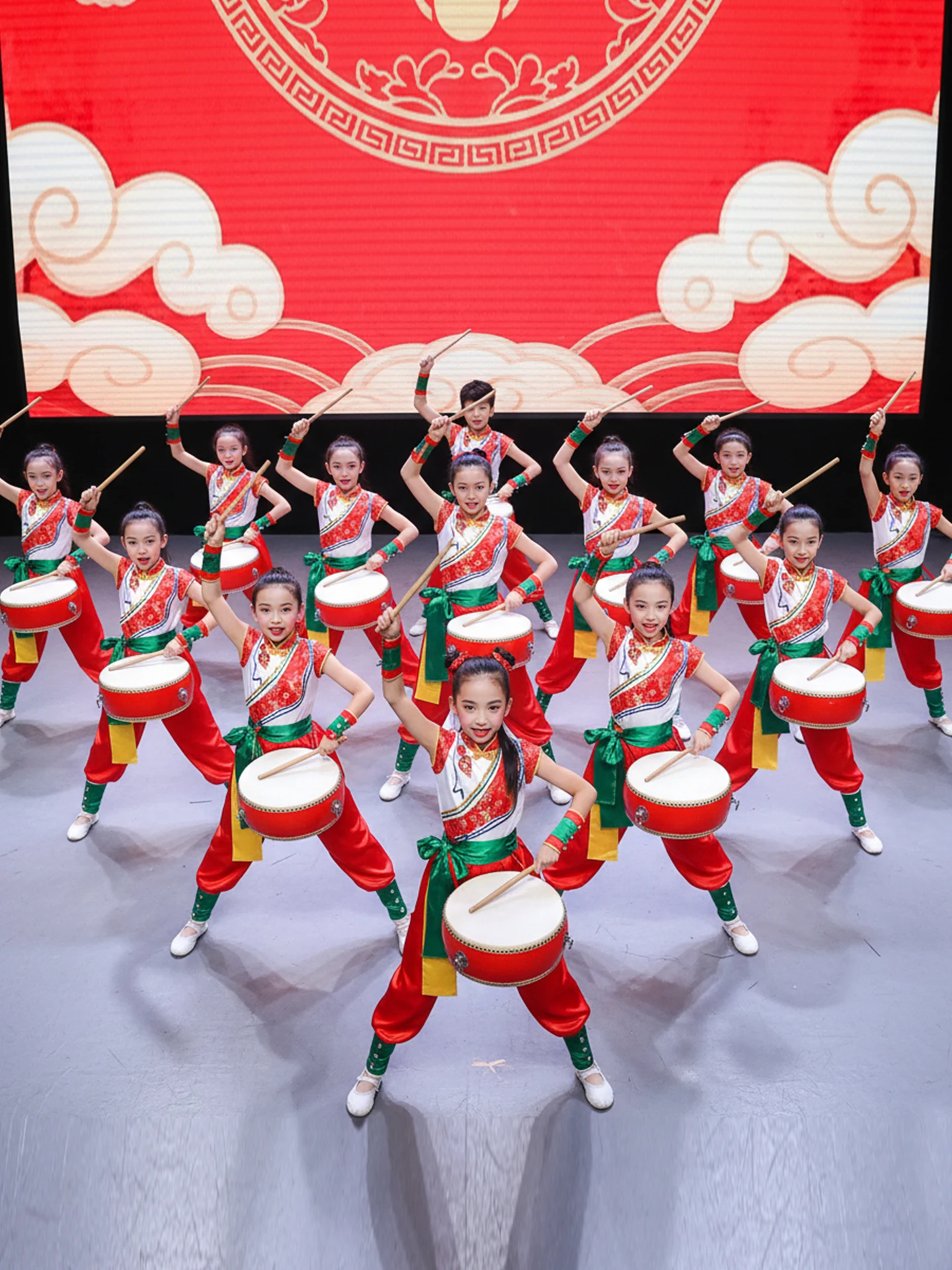 

Children's Performance Costume Red Waist Drum Dance Celebration Performance Outfit Nursery School TaTaWa Drumming Encouragement