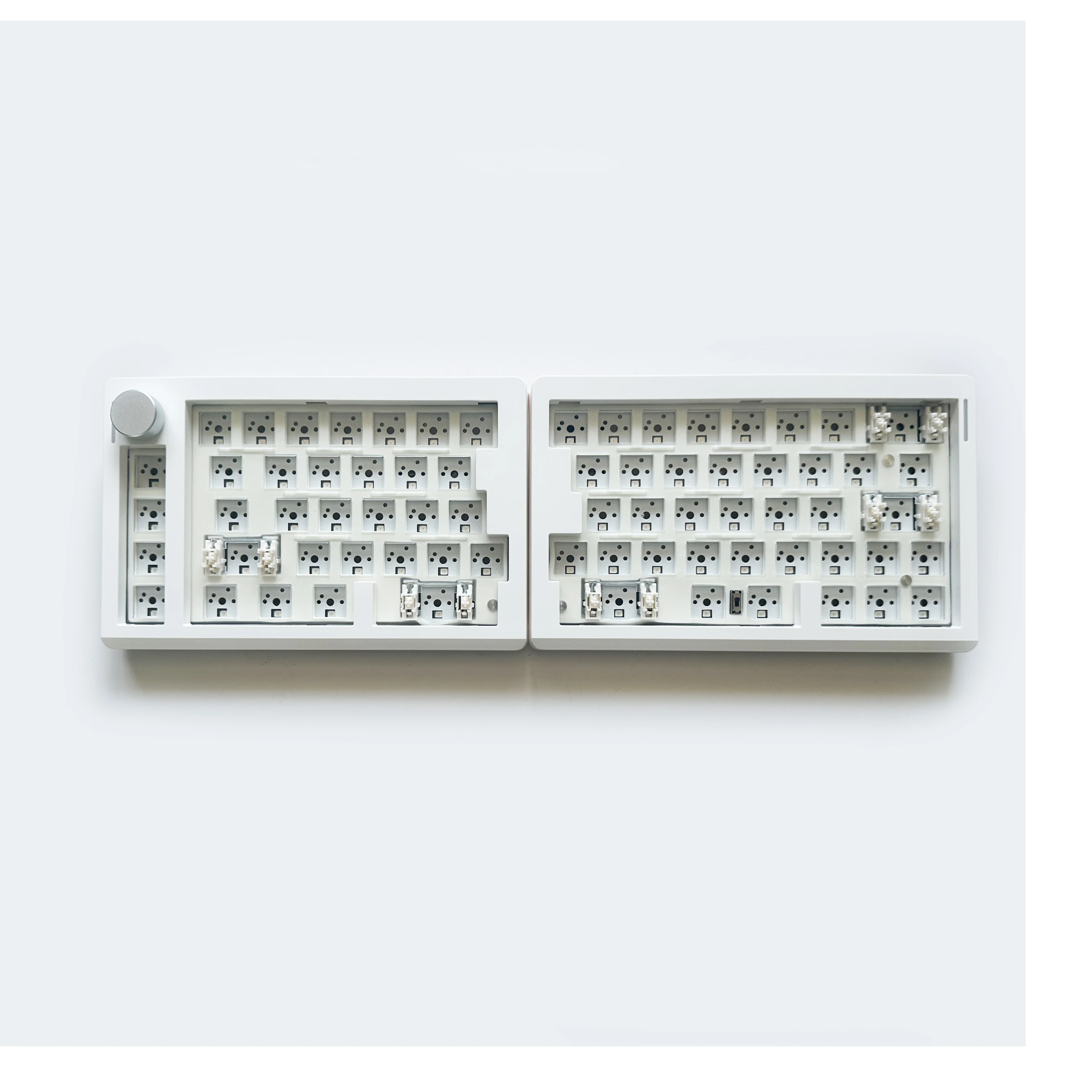 GMK70 分割型カスタマイズされたゲーミングメカニカルキーボードキット