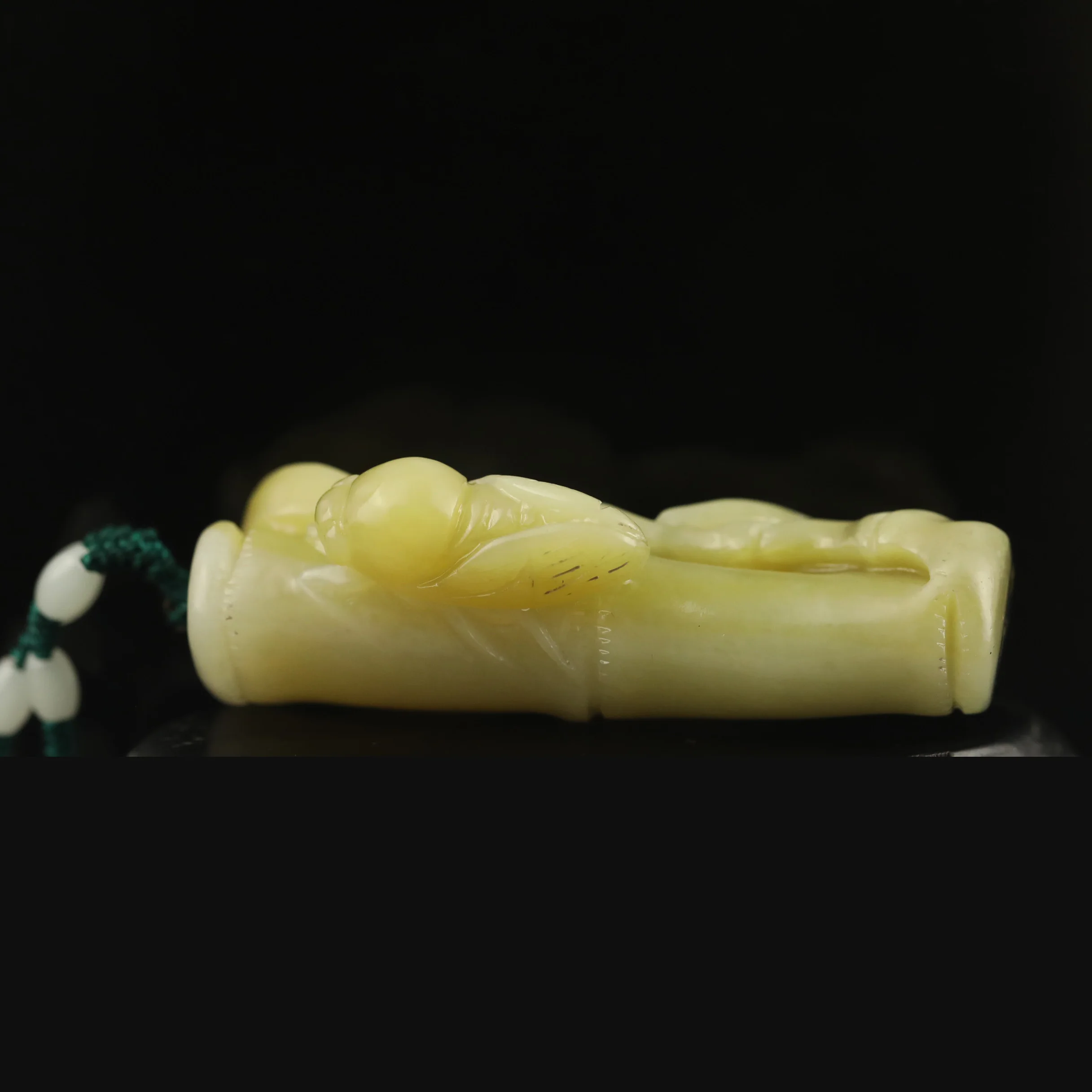 الصين القديمة الطبيعية اليشم الهيتي منحوتة الزيز الرائع على قلادة الخشب هدية لطيفة # 38