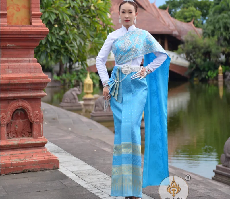 

Luxury Thai Women's Retro Dress Thai Traditional Clothing Long Sleeve Wedding Dress