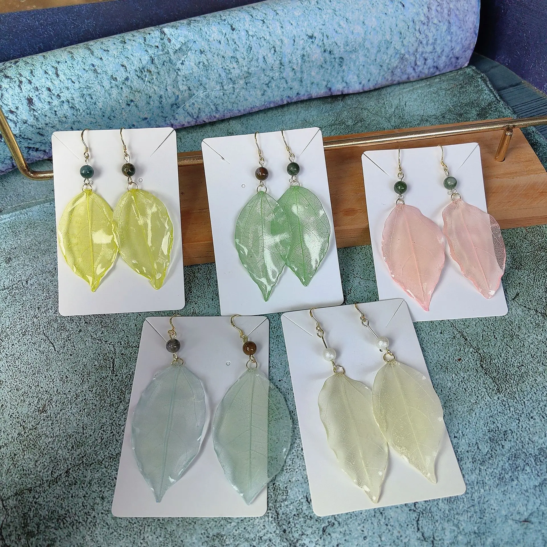 Pendientes de hoja verde Natural únicos, pendientes creativos de hoja de arce rojo, pendientes de resina epoxi, hojas elegantes, joyería de