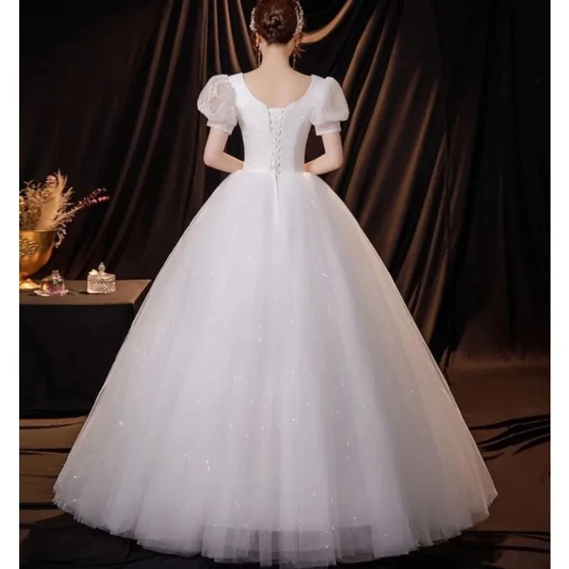 Рисунок 2 - Свадебное платье с высоким воротом