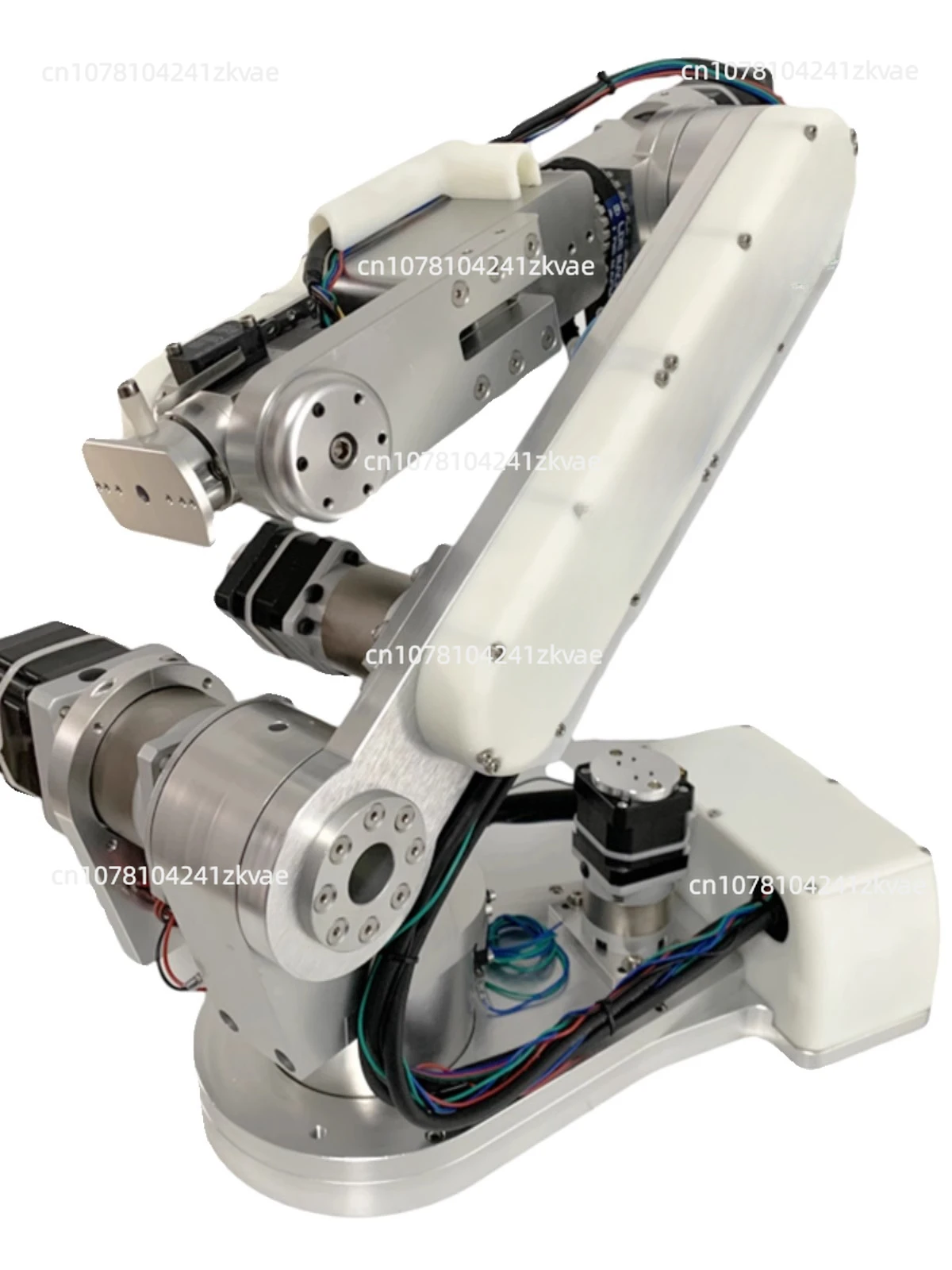 

The Six-axis Robotic Arm Robot AR4 Is Programmable and Available for The Teaching Industry