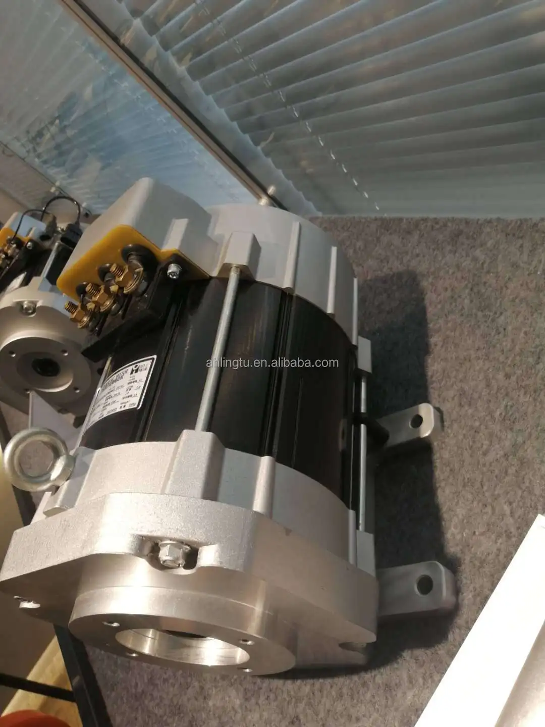 48V 5KW高速ACモーター 電動車両用 モデルAQHT5-4104B-X 工業用強度 電動車両部品およびアクセサリー