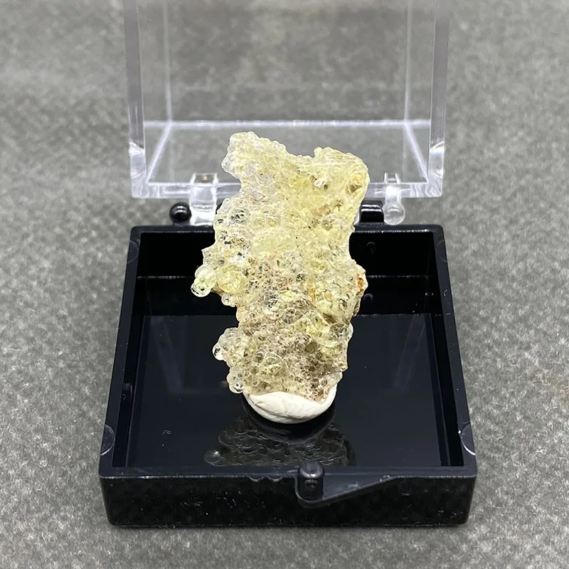 Best  100% natural Namibia Fluorescent Green Hyalite Pendant mineral specimen quartz Gem collection+ Box size:35*35*35mm