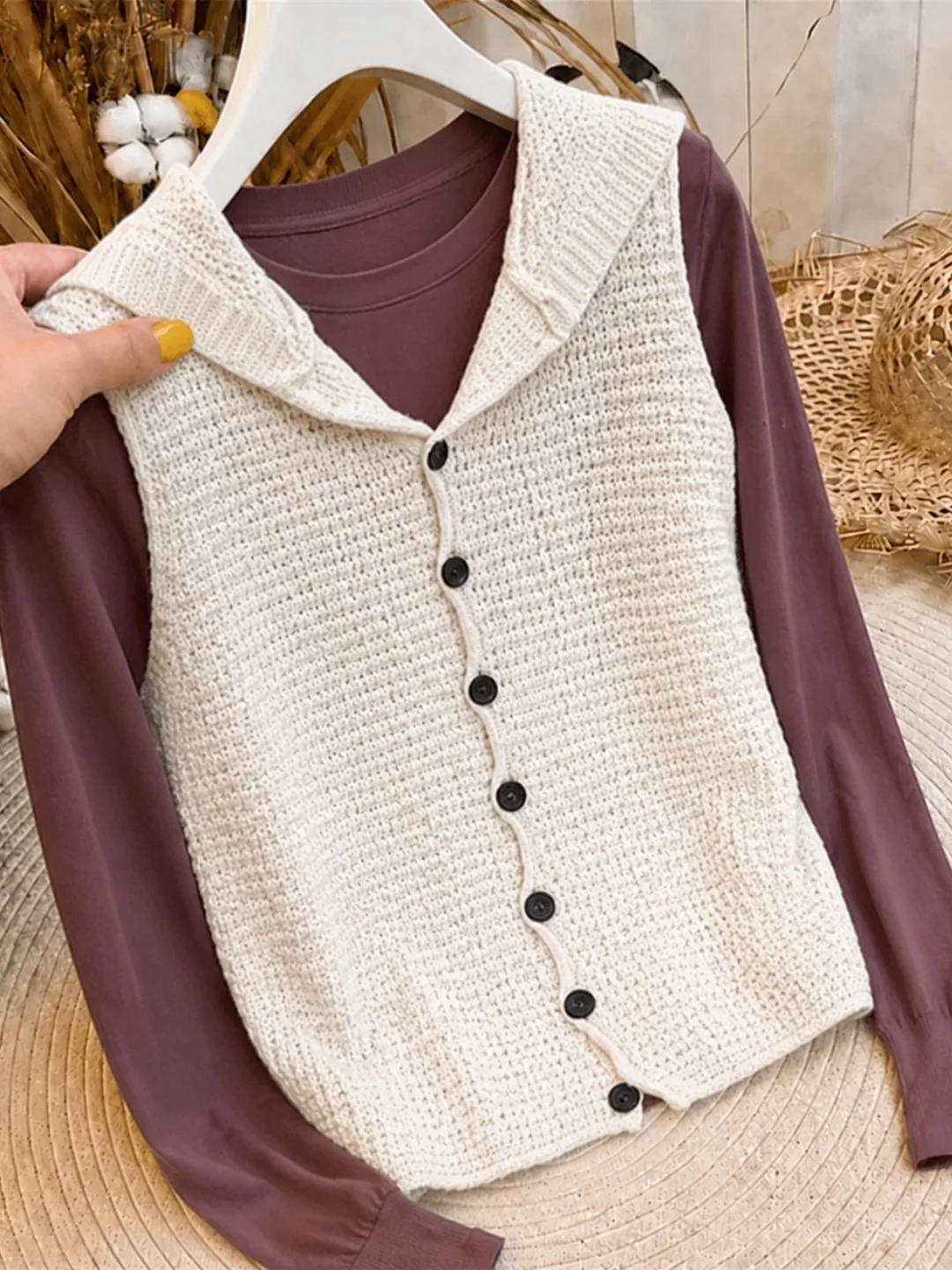 Trendy Knitted Single Button Vest Women's Commuter Style Fashionable Minimalist Layering Top New Arrival Autumn 2026