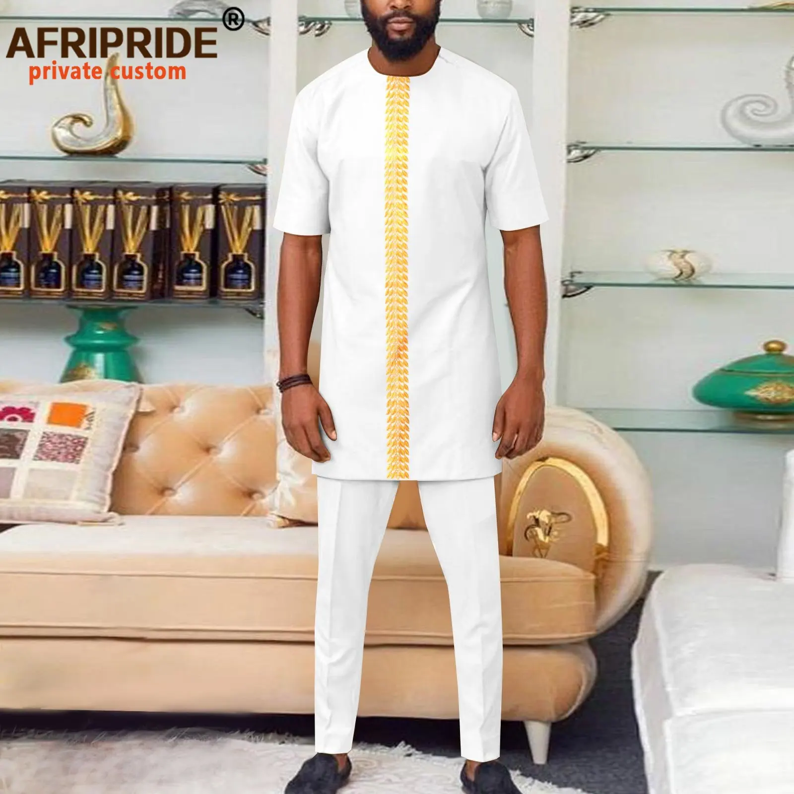 Tracksuit Men African Clothes Short Sleeve Embroidery Shirts and Pants Set Plus Size Casual Outfits Ankara Attire A2316042