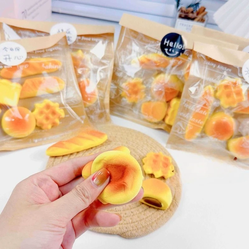 1pcs Home Simulation Food Play Bread Stress Relief and Release Pinch Music Stress Relief Tool Slow Rebound Fake Food Prop Model