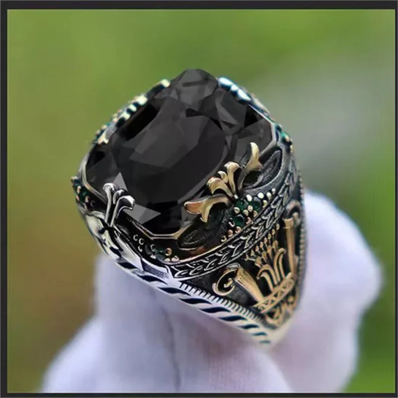 European and American Inlaid Emerald Luxury Ring Male Personality Retro Domineering Ring To Attend Banquet Party Jewelry