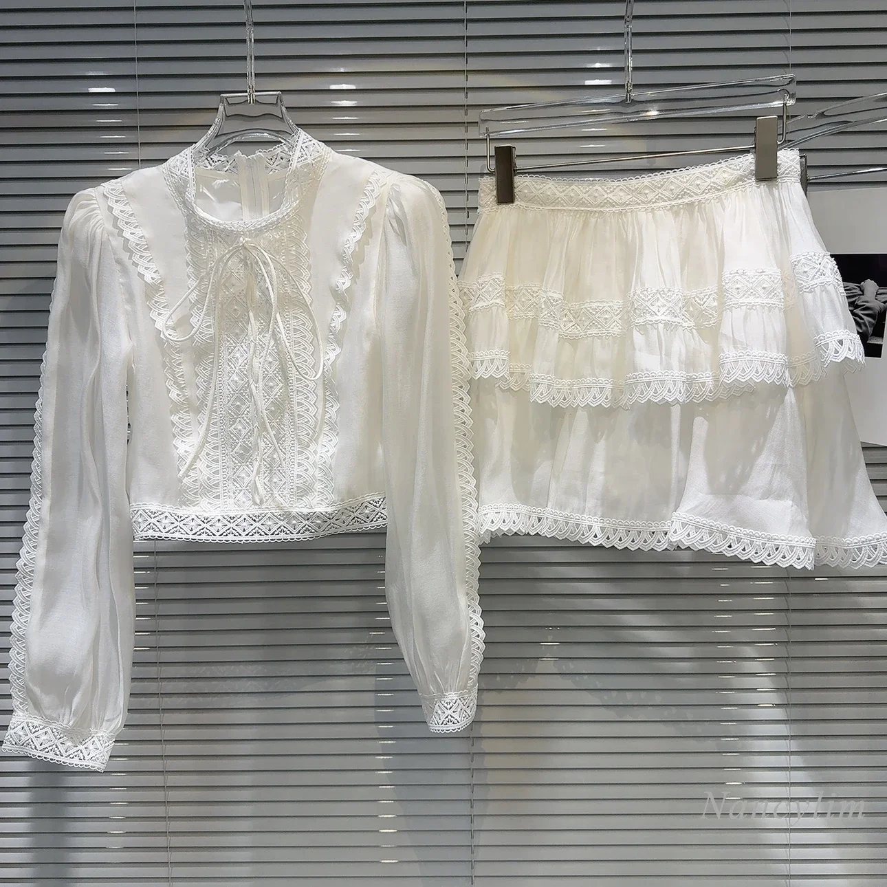 

2024 Autumn White Clothing Two Pieces Skirt Sets New Strap Lace Edge Chiffon Shirt + Bud Skirt Set for Women
