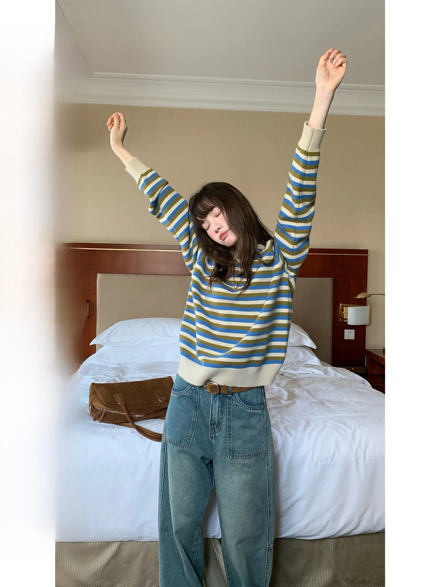 

Rainy Loose Versatile V-Ne Striped Color Blo Sweater Women's Soft Lazy Knitted irt Autumn Winter Inner Wear Street Sle