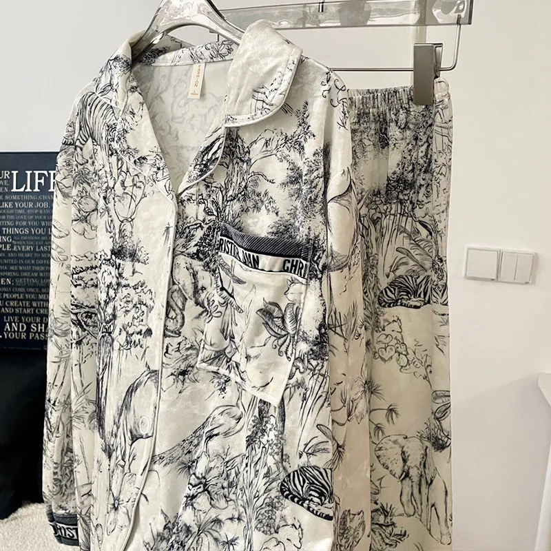 

Female Velvet Pajamas 2PCS Set Fashion Print Flower Sleepwear Long Sleeve Trouser Suits Loungewear Autumn Winter Velour Homewear
