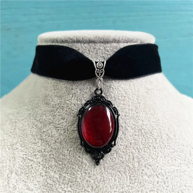 Gothic Vampire Cameo Charm Necklace Vintage Velvet Choker Women Pagan Witchcraft Jewelry Accessory Gift Blood Red Pendant Choker