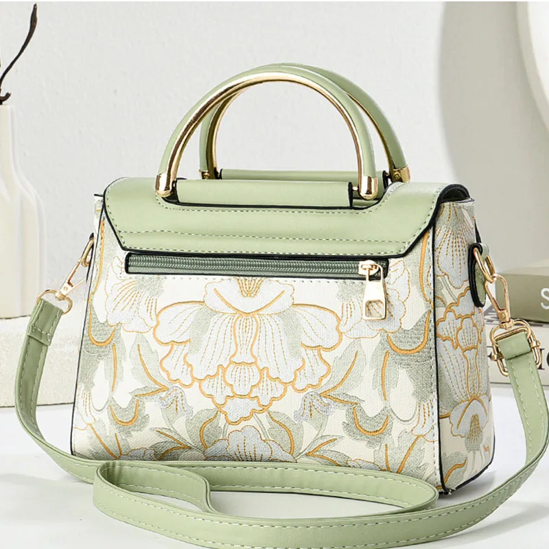 Women's Fashion Handbag 2026 - usage example