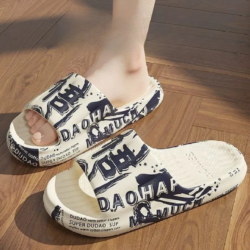 厚底EVA素材のアウトドアサンダル、身長アップ効果のあるメンズグラフィティビーチサンダル、メンズスリッパ、ホームカップルサンダル