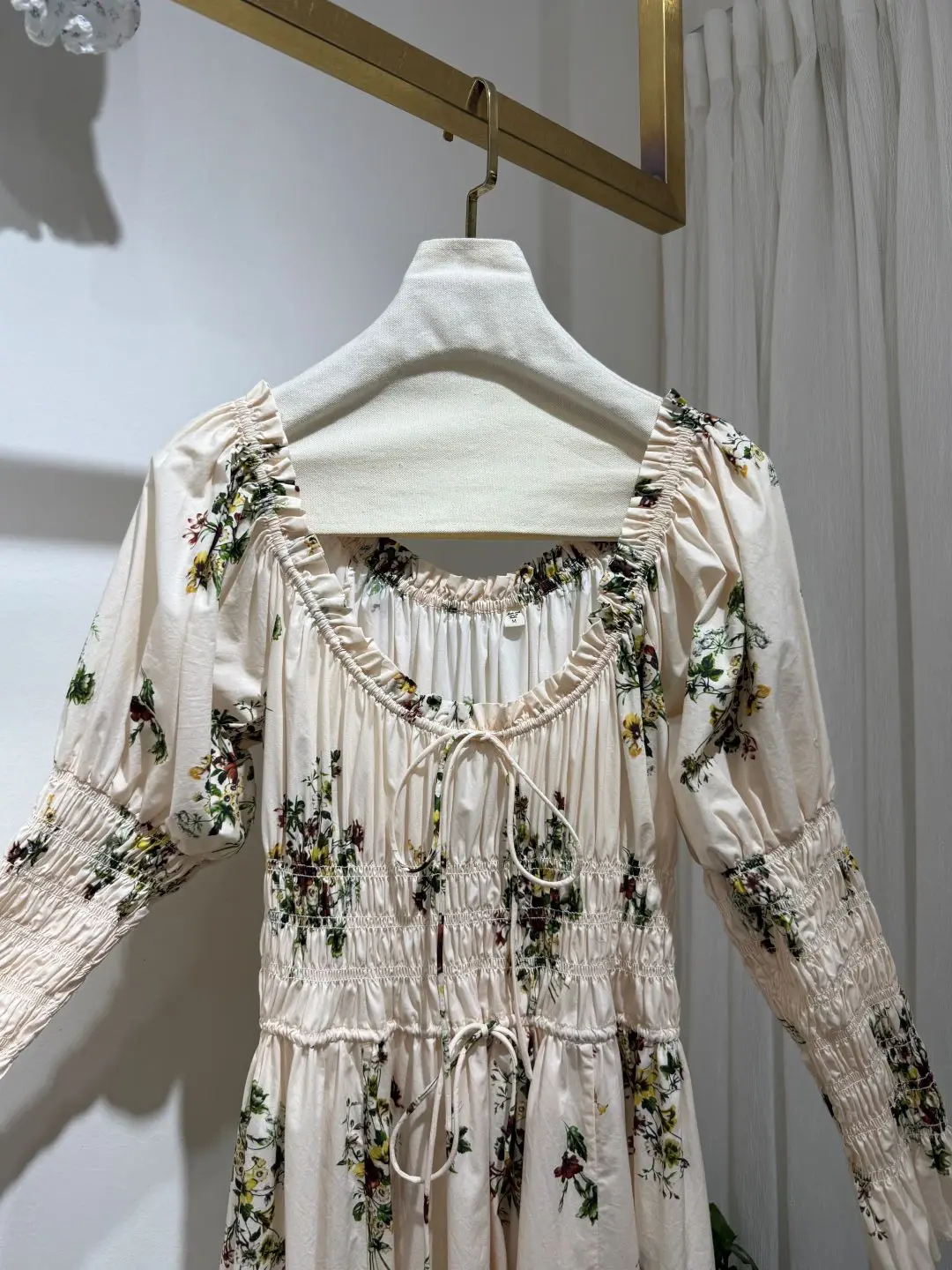 Robe longue en coton pour femmes, imprimé floral, bord à volants, col en U, manches bouffantes, taille élastique, élégante, Vintage