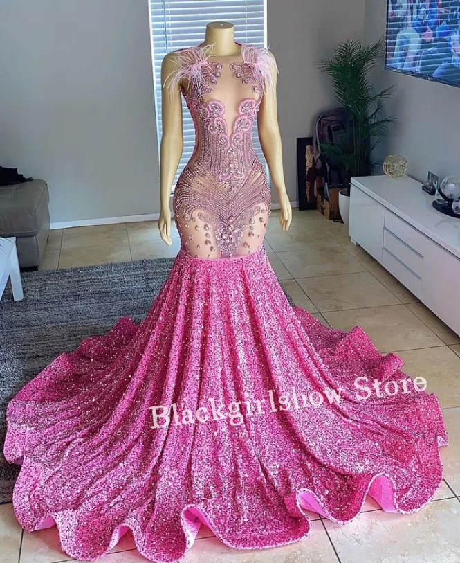 Luxurious Peach Pink Prom Dress 2025 Sparkling Diamond Beaded Feathers See Through Mermaid Black Girls Formal Occasions فساتين س