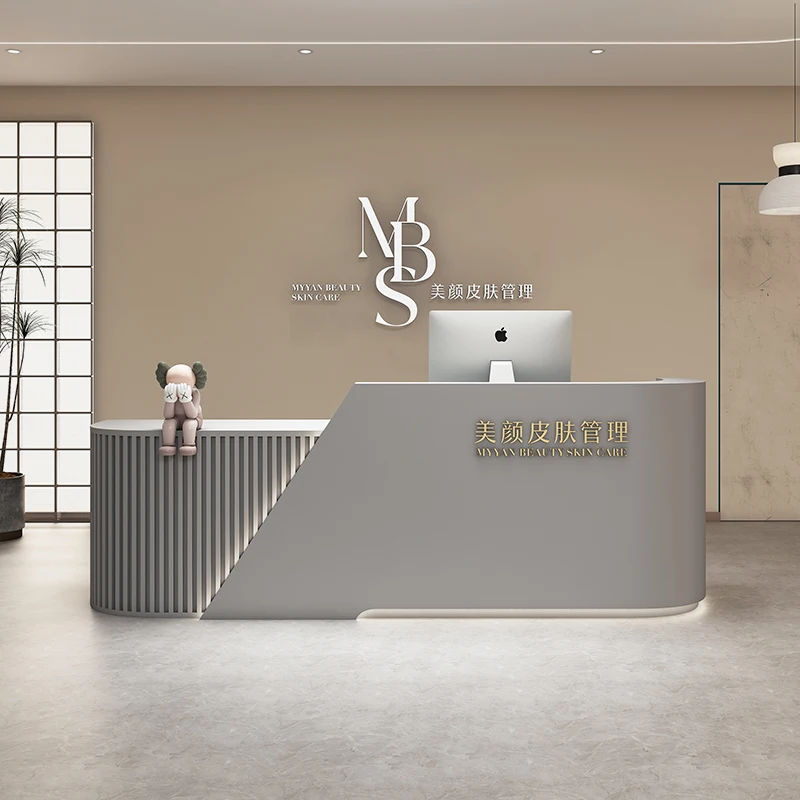 Рисунок 6 - Офисные столы для ресепшн