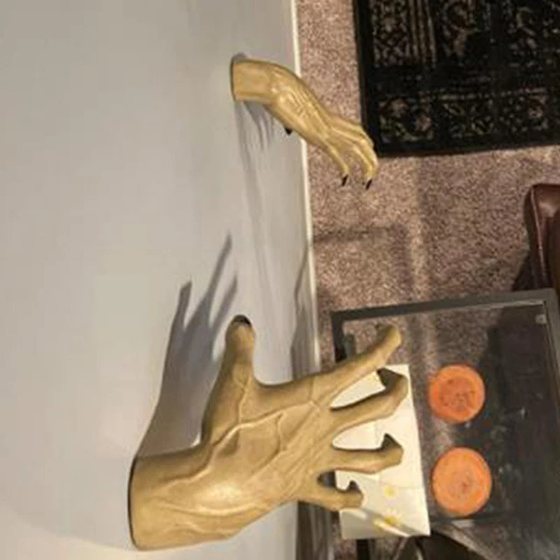 Simulation Witch Hand Horrible Resin Statue  Horror Hand Claw Pendant For Living Rooms Bedrooms Kitchens Basement