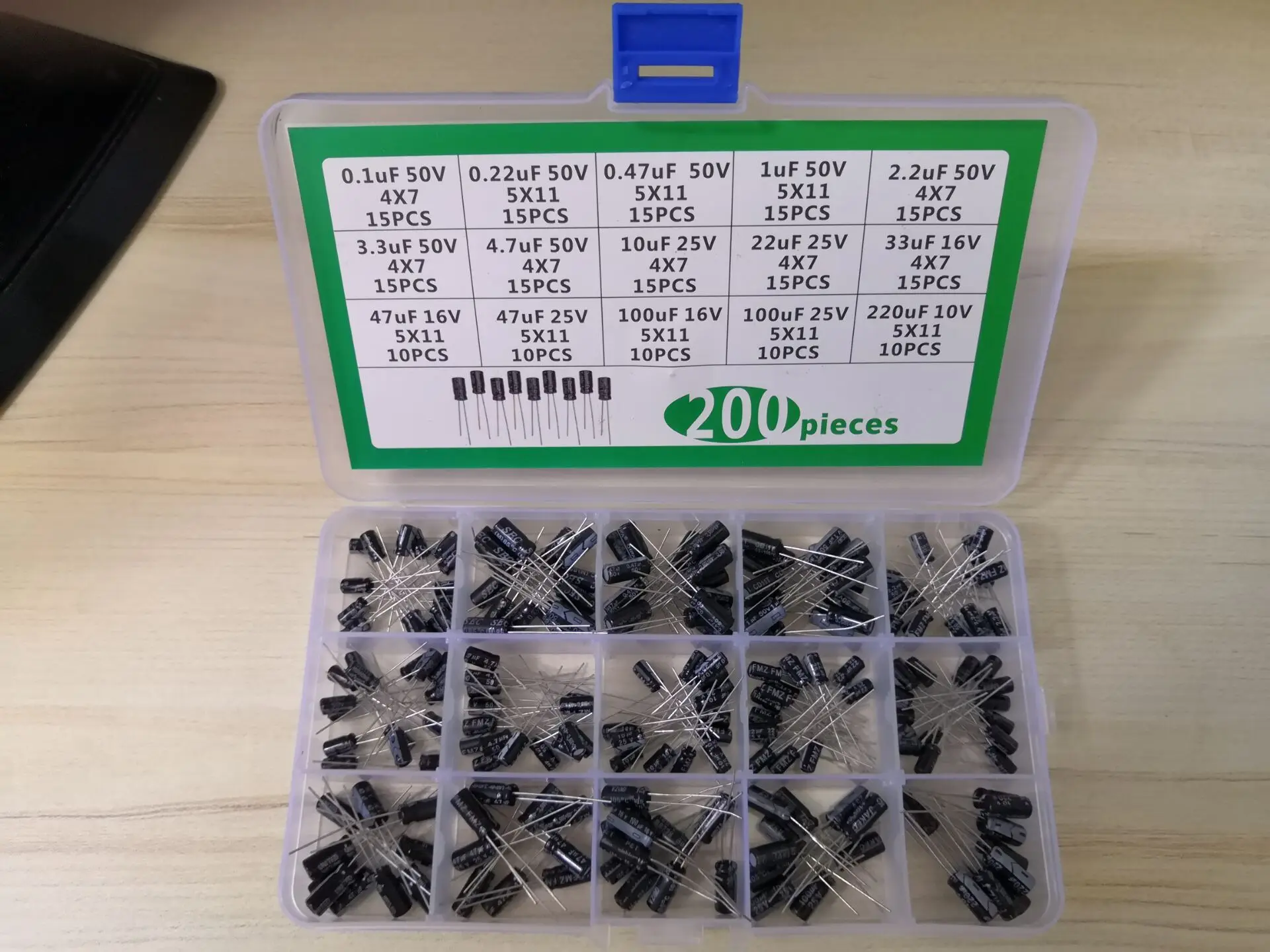 1 pudełko 15Value-200pcs aluminiowy kondensator elektrolityczny zestaw 10V/16V/25V/50V 220uf 100uf 47uf 33 22 10 4.7 3.3 2.2 1 0.47 0.22 0.1 Uf