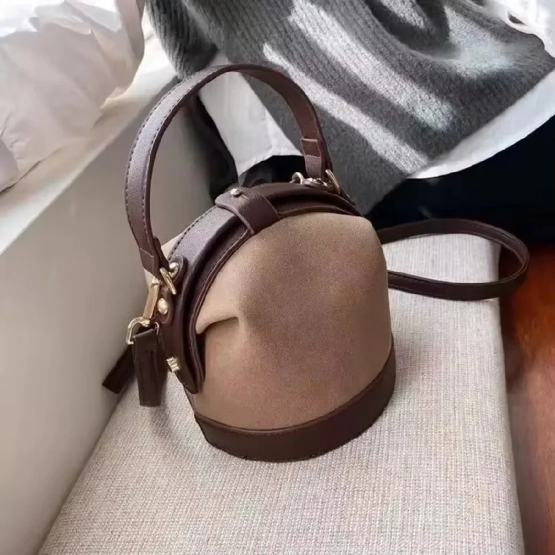 1 Pcs Shoulder Bucket Bag Korean Edition Simple Crossbody Bag Versatile Crossbody Bag Fashion Handbag Spring Summer New Fashion