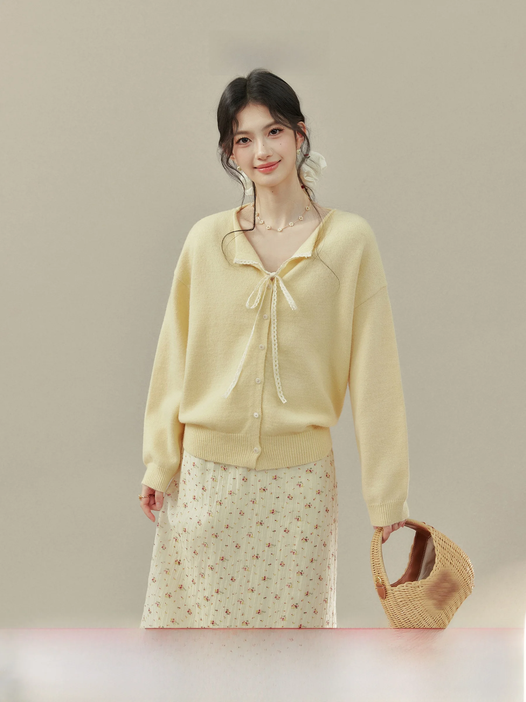 

Yellow Long Sve Knitted Open Cardigan Women's Top Lace Belted V-ne Fat Mm "Snow Peak Muffin" by Wang Xueng