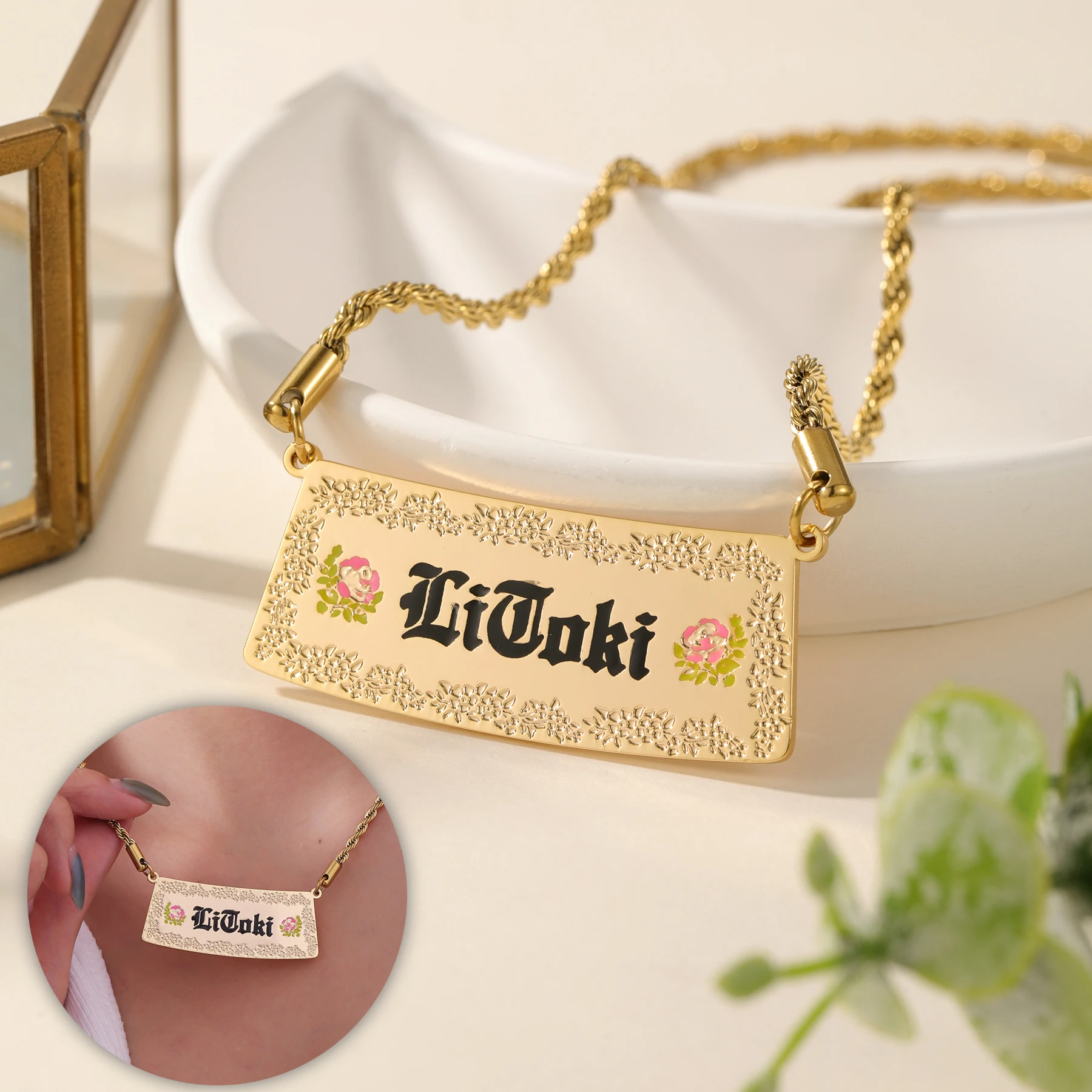 

Персонализированное ожерелье с именной табличкой из нержавеющей стали, золотой тон, цветочный дизайн, винтажные ювелирные изделия, подарок для женщин, рождественский юбилей