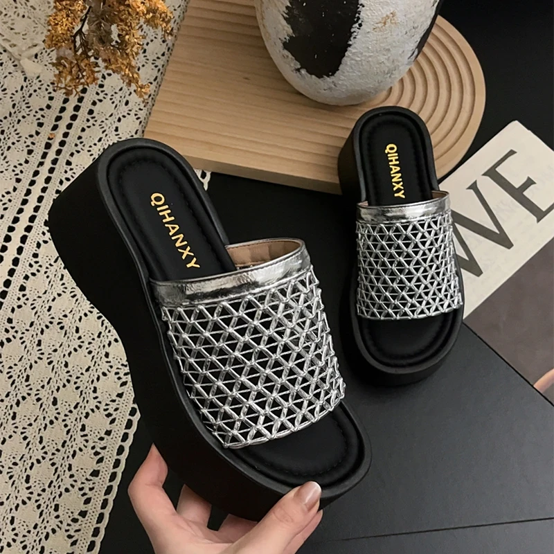 

Женские шлепанцы на платформе, сетчатые сандалии, пляжная обувь, летние модные прогулочные спортивные туфли 2026, повседневные вьетнамки, слайды для женщин