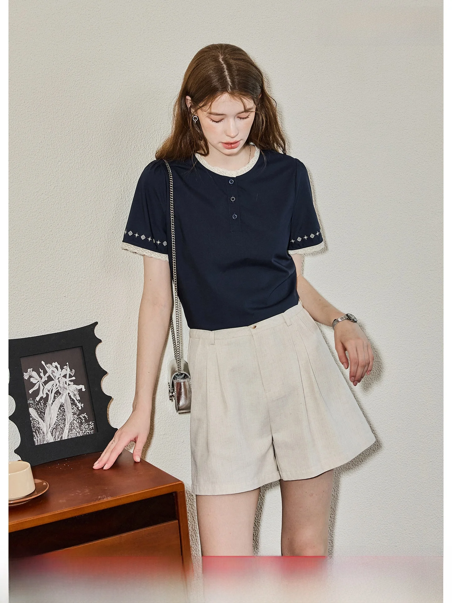 

Casual Style Embroidered Loose Short Sleeve round Neck Shirt School Uniform Youthful Summer Top for Students And Girls