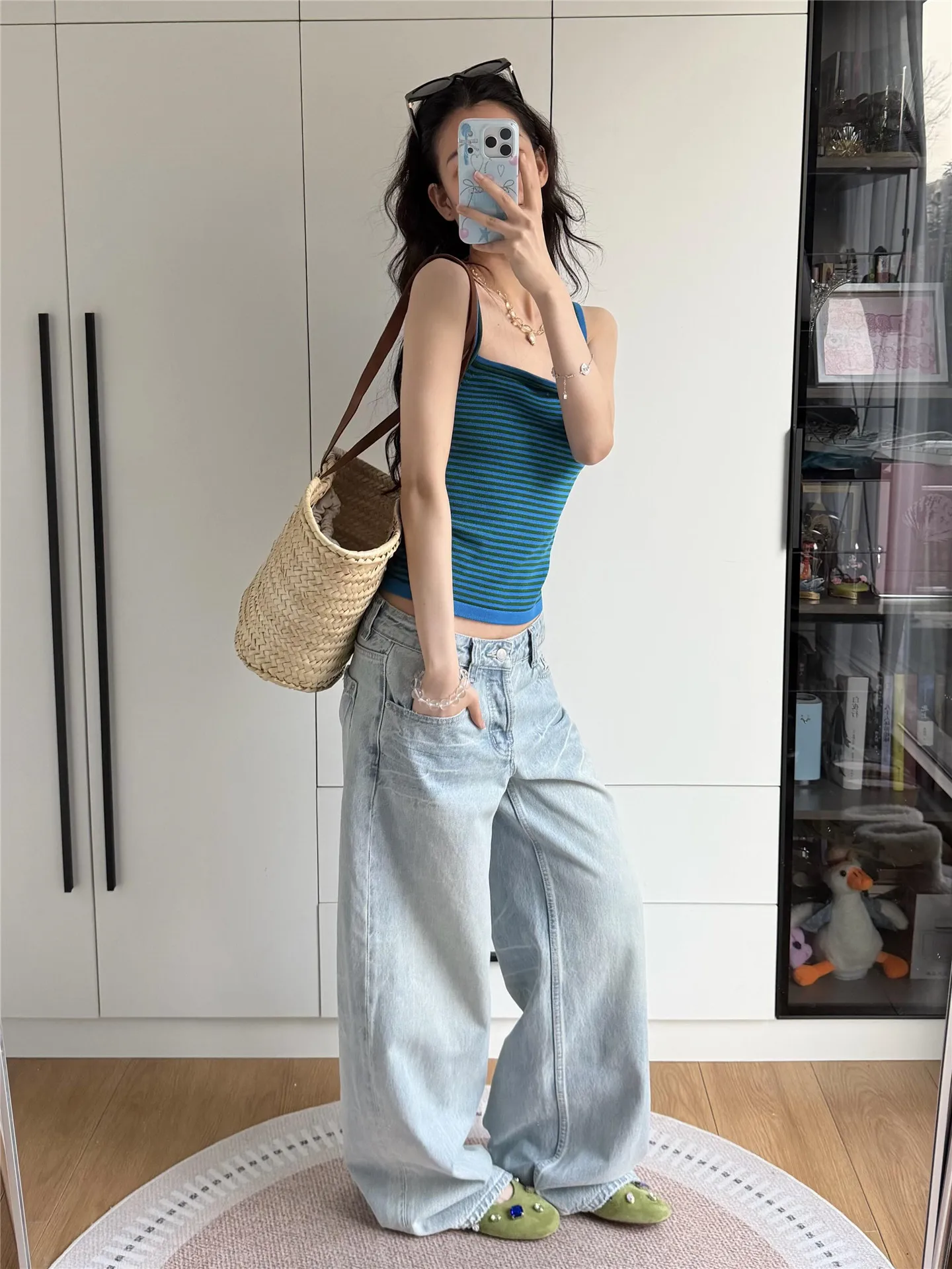 

Джинсы American Vibe светло-голубые прямые женские, весенне-летние, свободные, струящиеся, с высокой талией, широкие, с эффектом потертости