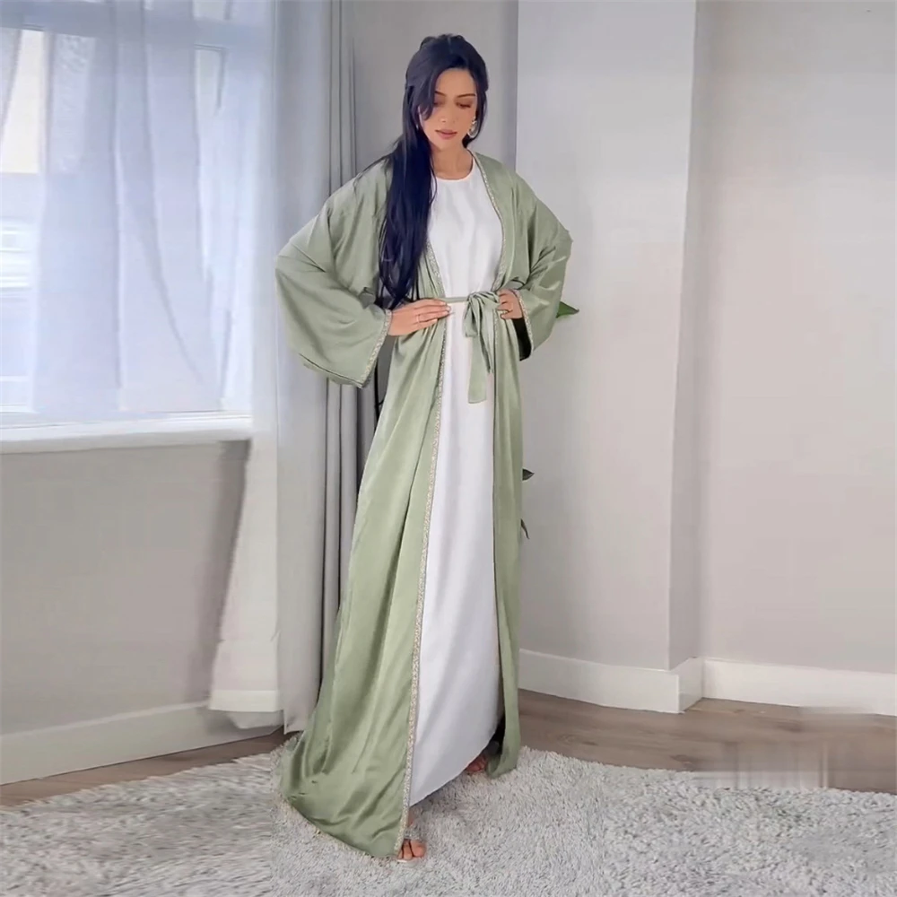 Imagem -02 - Eid al Adha Frente Aberta Abaya Mulheres Muçulmanas Kimono Cardigan Cintado Cetim Abayas Diamantes Islâmicos Jalabiya Kaftan Vestido Robe Modesto