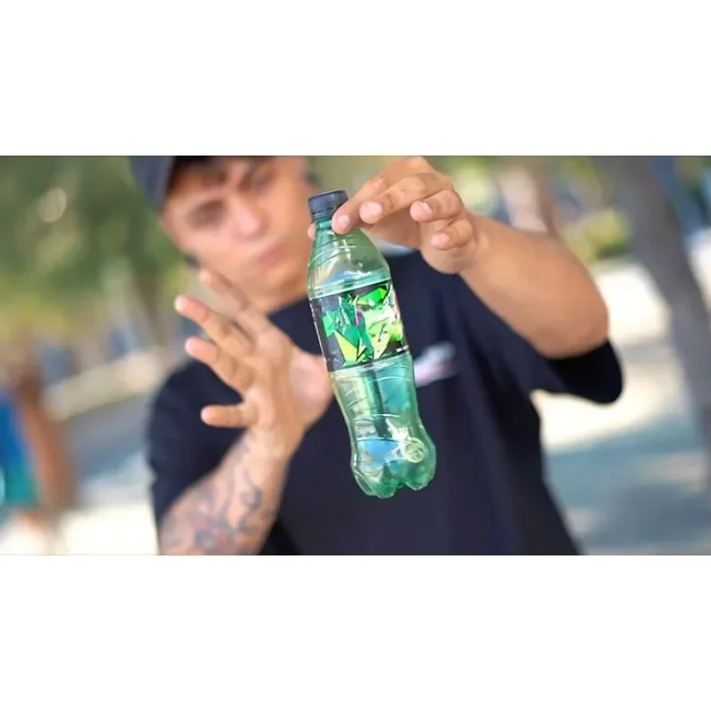 SOLID  by Juan Capilla Close Up Performer Street Magic Tricks Illusions Beginner Magic Props Fun Key Penetrate Magia