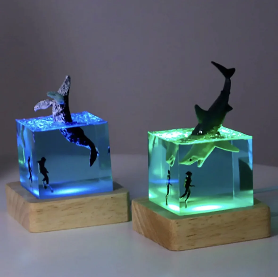 

5cm Cube Ocean Shark Diver Decoration Gift Whale Epoxy Resin Desktop Lamp Luminous Toy LED Night Light Home Room Decoration