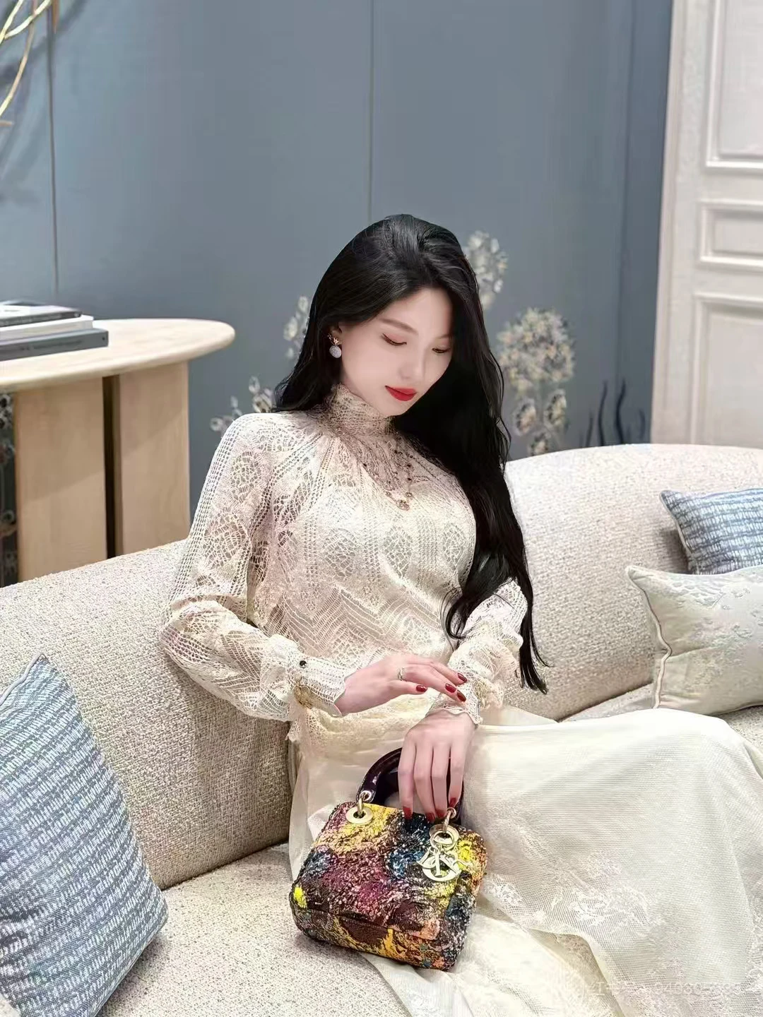 Início da primavera feminino temperamento oco gancho camisa de renda manga longa halter camisola de duas peças topo 2025 novo modelo