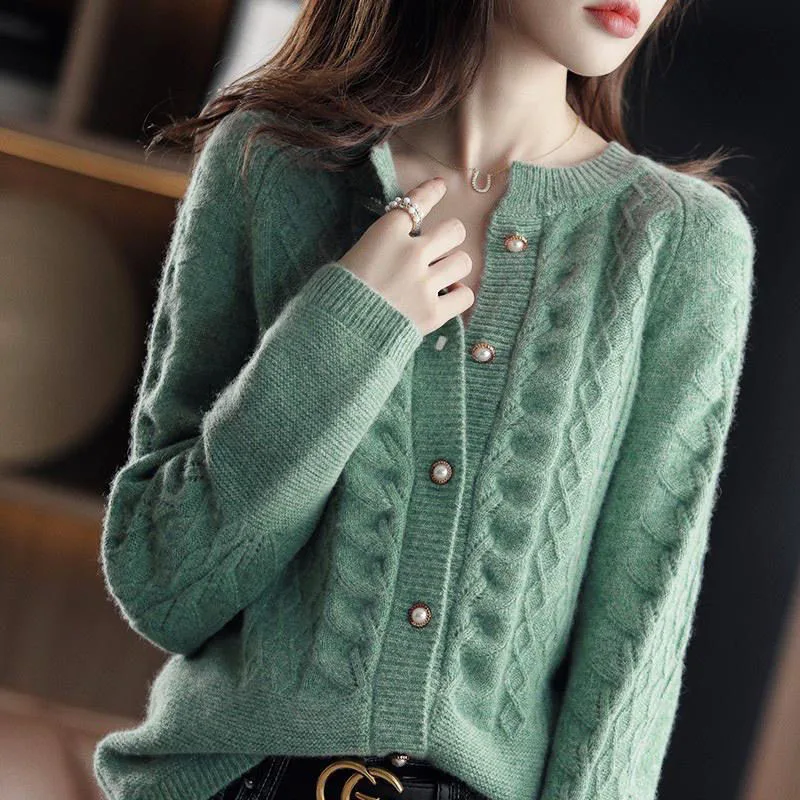 

New Autumn Winter Warm Sweater Coat Womens Pearl Buckle Thick Round Neck Cardigan Outerwear Female Casual Knitted Sweater Jacket