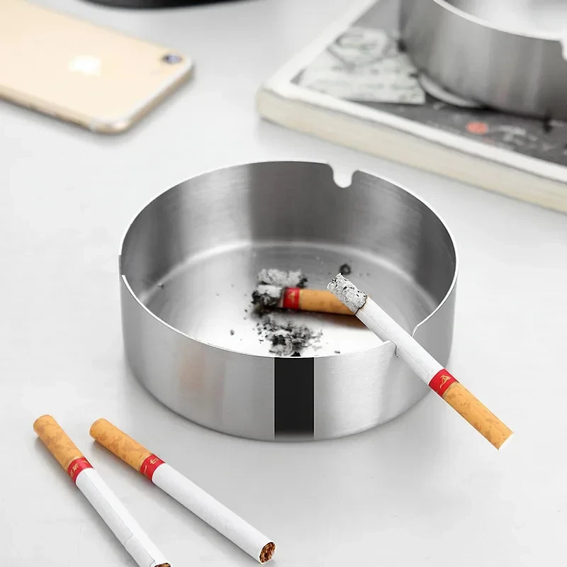 2024 New Round Stainless Steel Cigarette Ashtray Portable Tabletop Silver Metal Ash Tray for Smoker