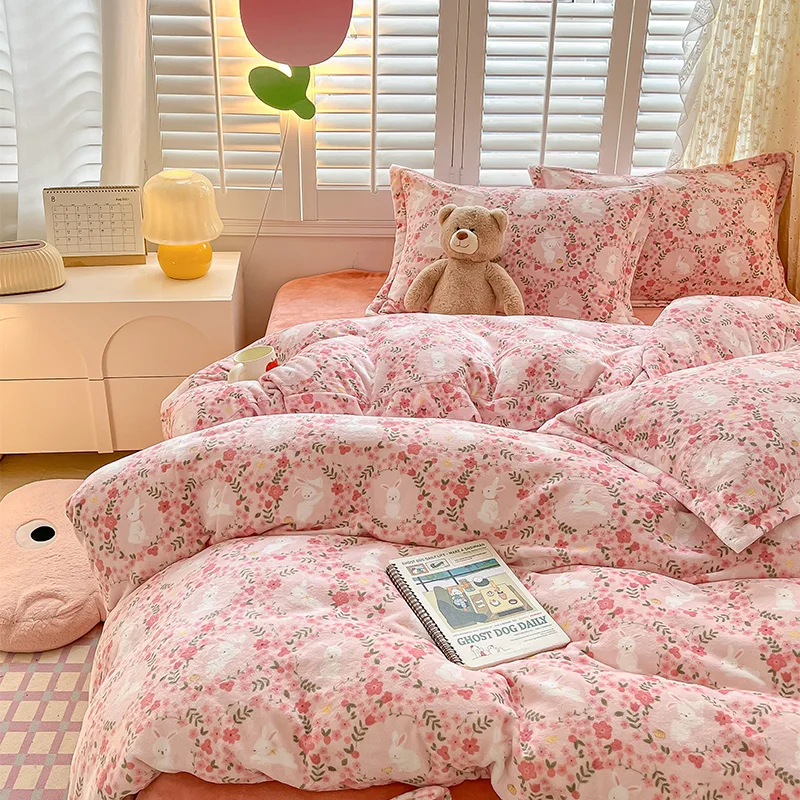 3pcs Velvet Duvet Cover Set (1* Quilt Cover and 2* Pillowcase), Cartoon Flower Printed Bedding Set Winter Warm Comforter Covers