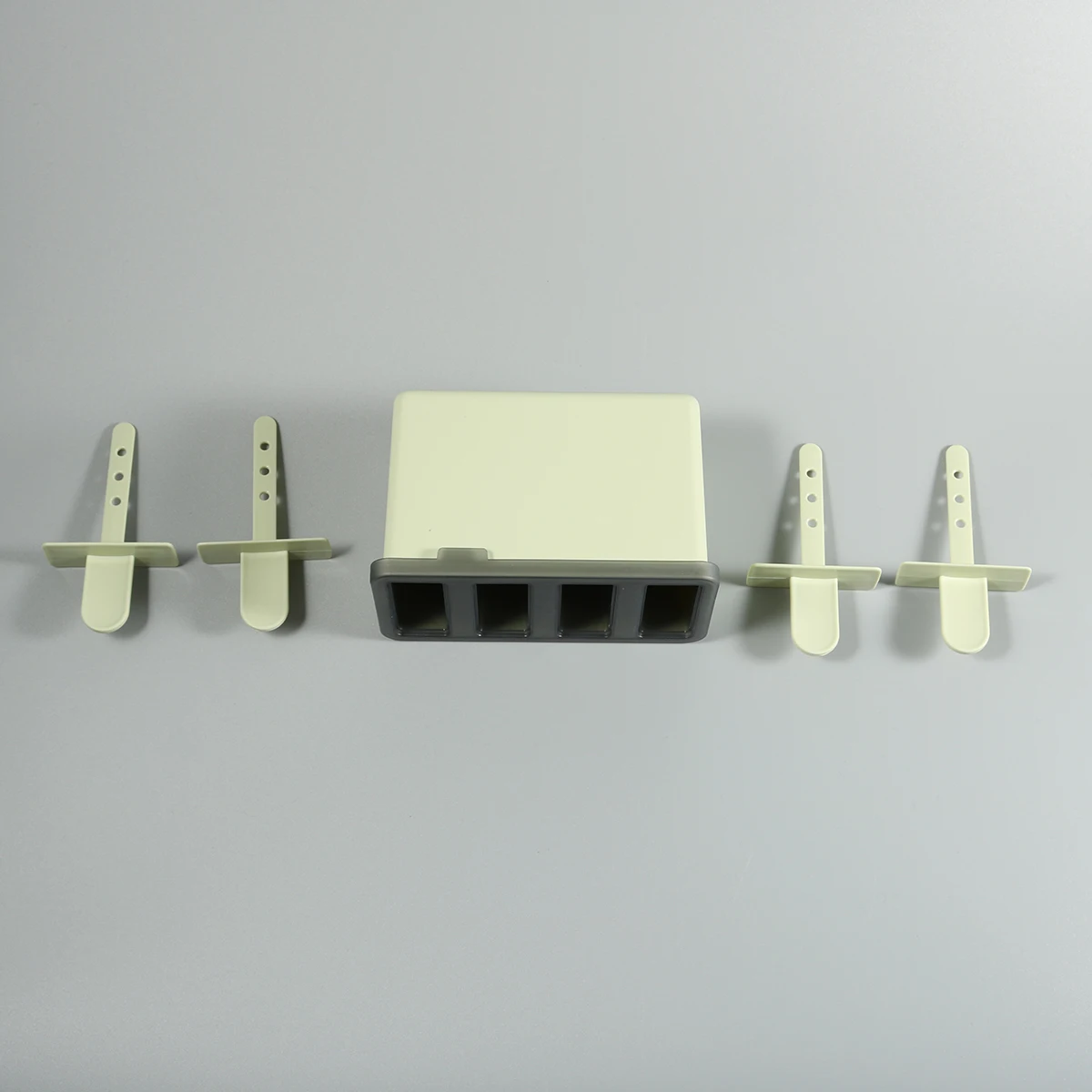 

4 Cavities Ice Mold Ice Cream Popsicle Mold Tray Plastic Reusable for Homemade Summer Popsicles Popsicle Maker