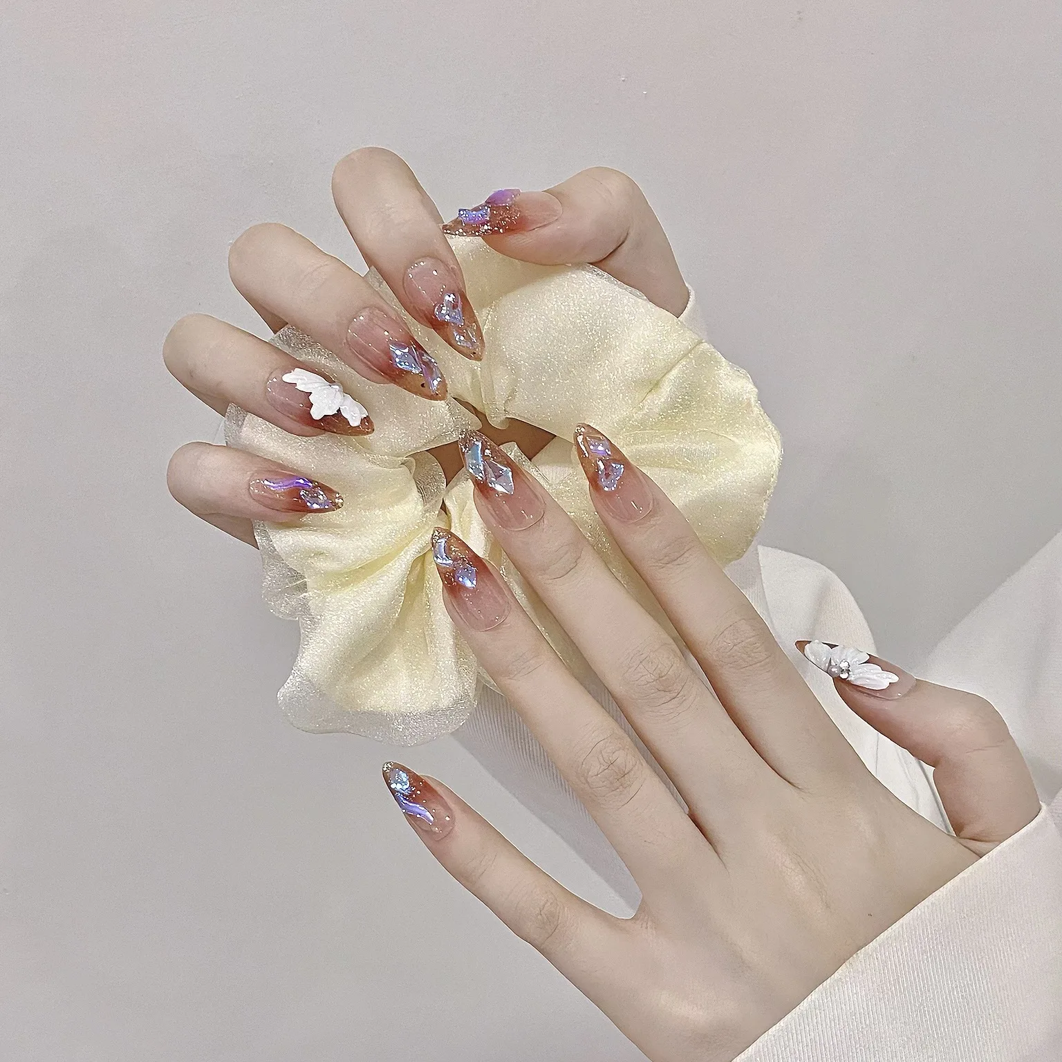 10 Stück erröten rosa falsche Nägel Mandel handgemachte Presse auf Nagel Glitter Perle mikro-geschnitzte Eisblume gefälschte Nagel wieder verwendbare Maniküre