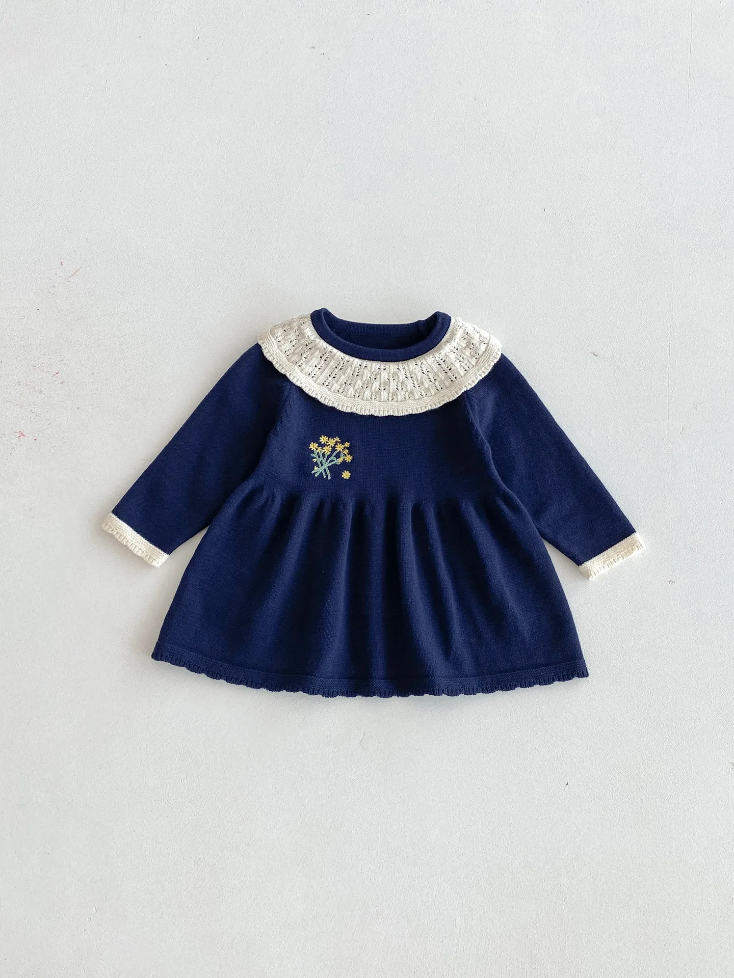 Autumn Winter Baby Girls Knitted Dress Long Sleeve Children's Warm Sweater Dress Cute Flower Embroidery Girls Princess Dresses