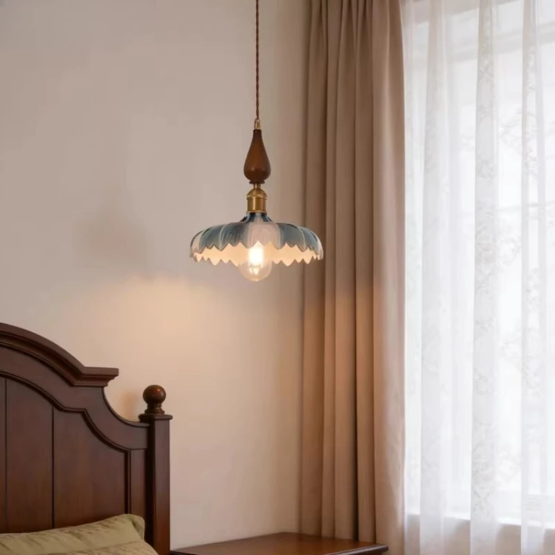 

Средневековые стеклянные подвесные светильники для спальни, гостиной, прихожей, ресторана, французские ретро-светильники в форме лепестков