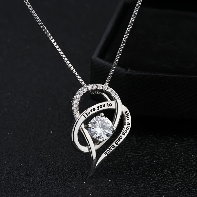 An elegant heart pendant necklace, perfect for those over 15 years old, an ideal gift for birthdays and anniversaries