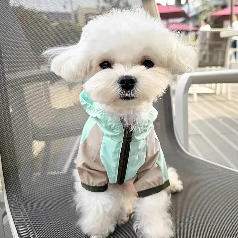 Frühling Sommer dünne wasserdichte Sonnenschutzkleidung für Hunde Teddy Bichon Schnauzer Outdoor zweibeiniger Hutpullover
