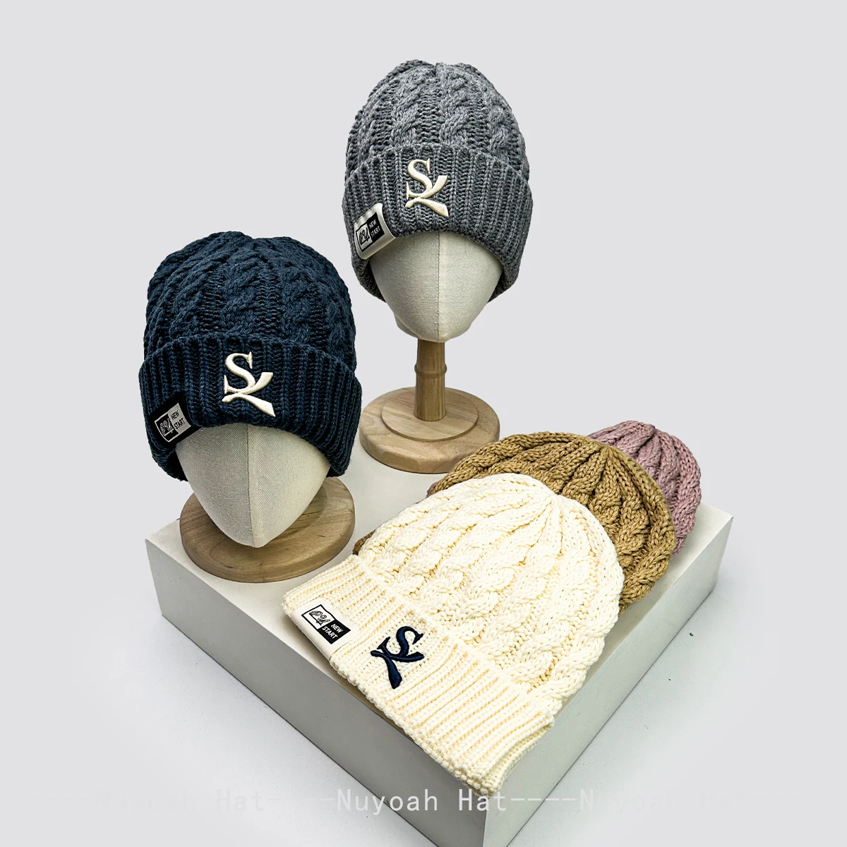 

New Men Women Korean Patch Embroidery SL Letters Knitted Hats Warm Casual Fashion Outdoor Beanies Travel Versatile Street ins