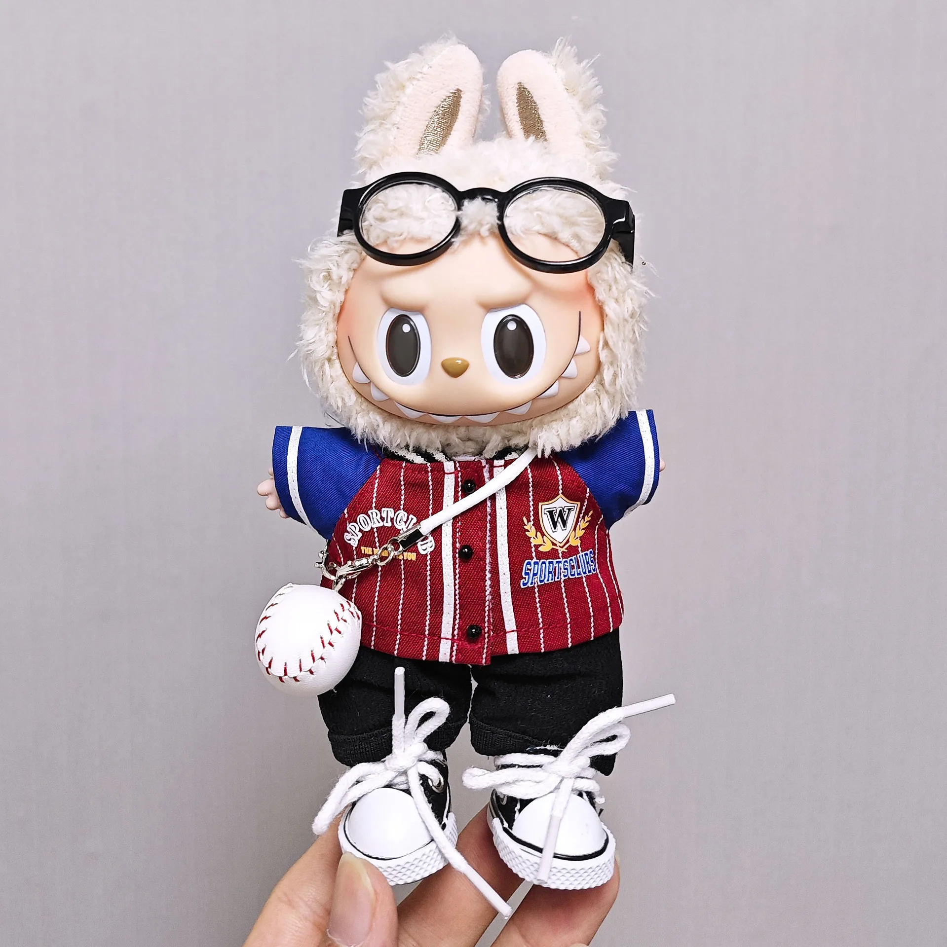 

15/17cm LABUBU American Trendy Sporty Clothing Red Baseball Jacket With White Baseball Glasses Canvas Shoes Set
