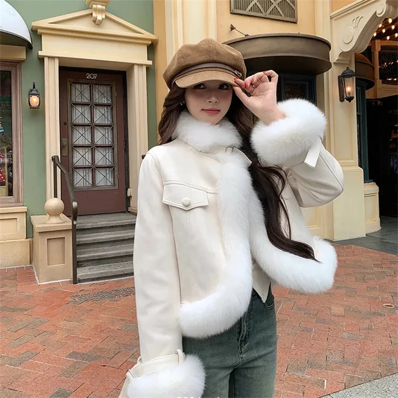 

Retro Female Long Sleeves Fox Fur Jacket Autumn Winter Ladies Fashion Short Plush Outwear 2025 Advanced Women Patchwork Fur Coat
