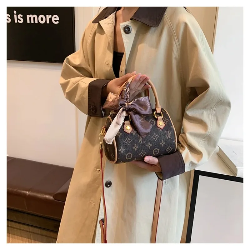 Classic Designer Paris Trendy Design Diaper Bag Fashionable Luxury Leather Ladies Shoulder Bag Casual Simple Vintage Bag