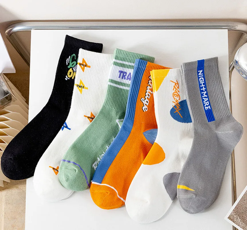 Letter Socks Men And Women In The Tube Socks Ins Tide All-Match Personality Sports Basketball Skateboard Stockings Hip-hop Tide